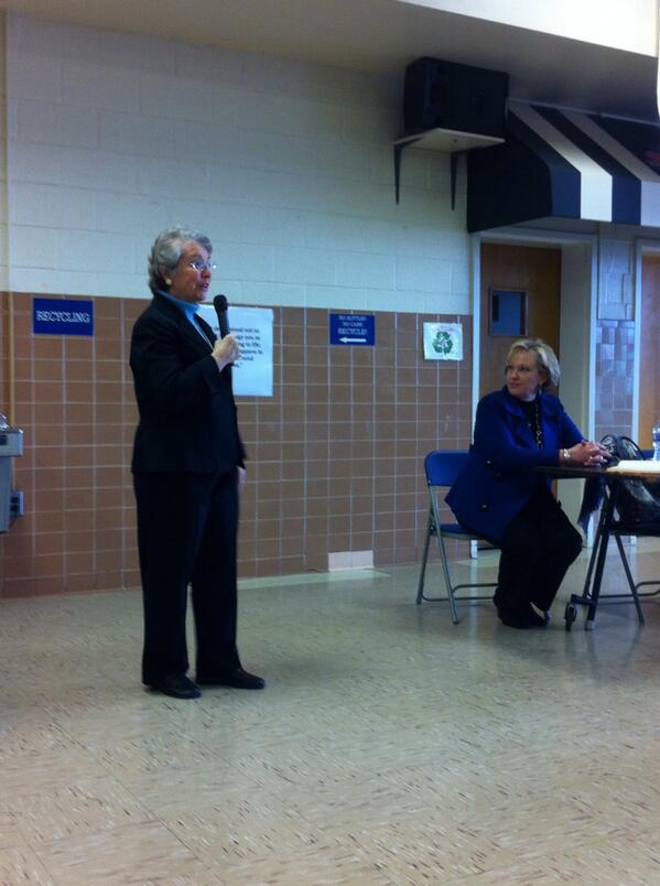 RyanLMcElveen's tweet photo. @janiestrauss kicks off the 7th #FCPS School Board listening tour stop in Dranesville District at Cooper MS http://t.co/awep6GDTu2