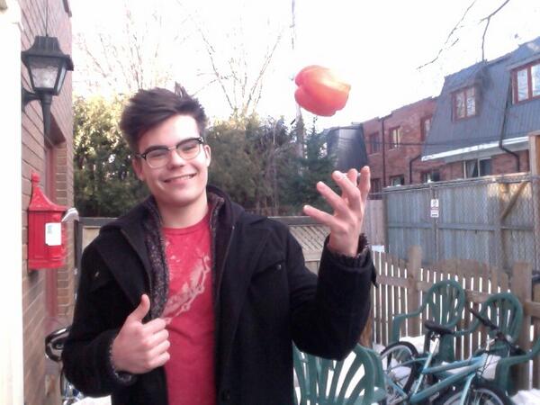 PSHelpTheKidOut's tweet image. Happy Saturday! ORANGE YOU GLAD I ADDED NEW REWARDS!! #HelpMitch at goo.gl/Pxk7qE RT #KnockKnock