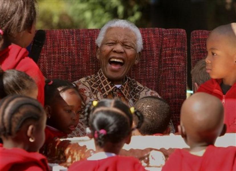 “@giselewaymes: Love it @Tendaijoe: #Madiba the Grandpa http://t.co/mMWj3zuJrB”” delightful #fb
