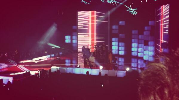 Just watched <a href="/mackay_andrew/">Andrew Mackay</a> perform with Fefe Dobson at the #MuchMusicJingle