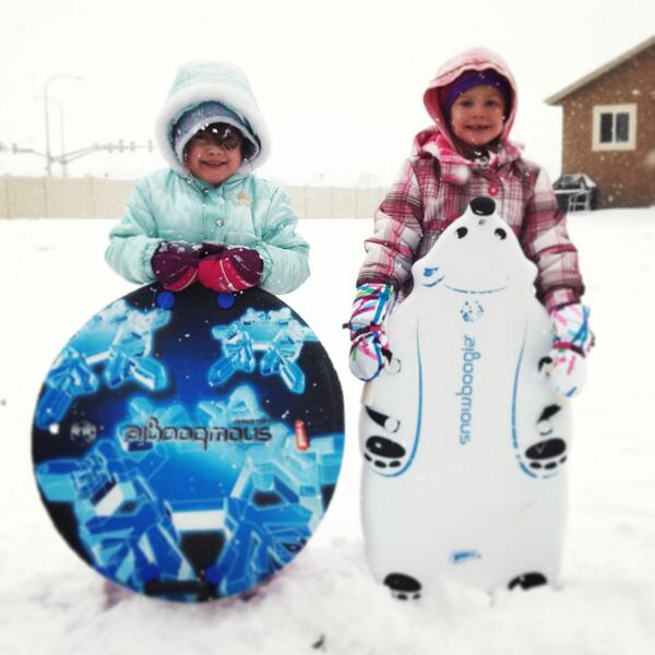 playdateslc's tweet image. Don't just stare at it...play in it! :) #utah #snow #sled #kids #fun #playdateslc
