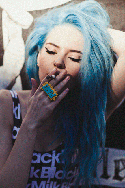PerfEmoScene's tweet photo. Smokin' a cig #emo #scene #dyedhair http://t.co/Or6gvYfrUB