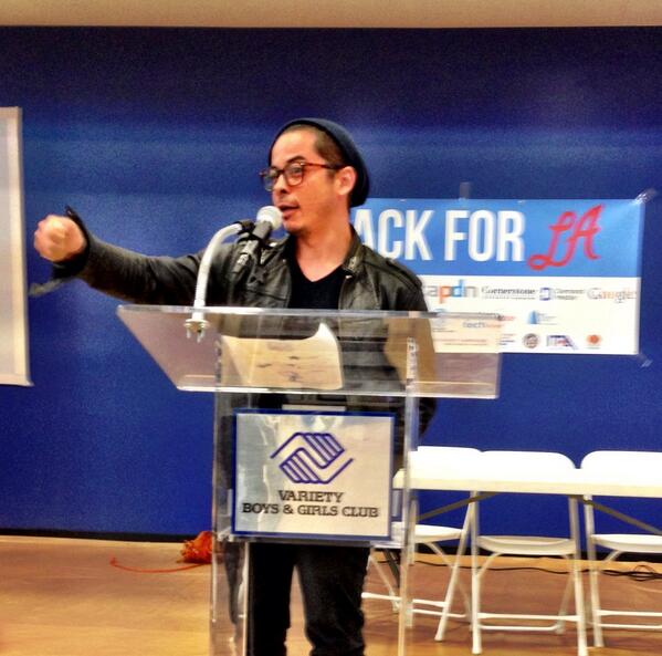 HackForLA's tweet image. Kicking off #hackforLA w/ @iamangelfdn Chief of Staff @enriqueglegaspi #iamHACKER