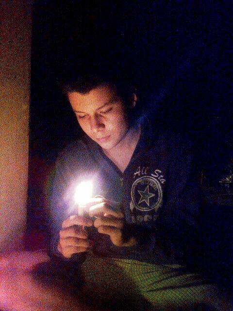 Nanchopo's tweet photo. #velitas #Diciembre #DileNoAlaPólvora #QuieroUnAbrazo http://t.co/YoaE5CjfsJ