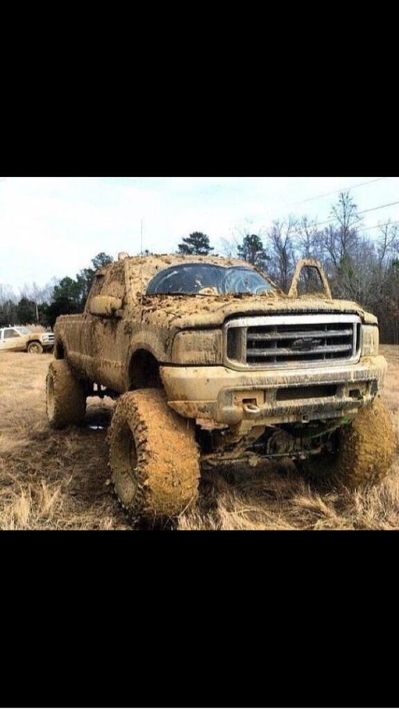 TotalTruckMove's tweet photo. Slapped covered in mud http://t.co/7m8i1dPfvR