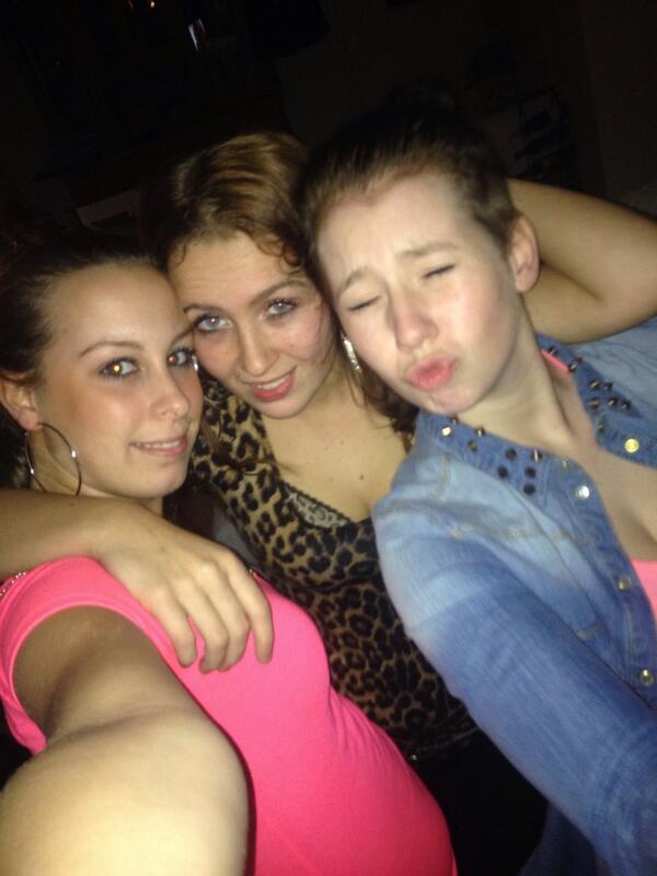 xRobinMitchel's tweet photo. @LaPrincessa_x @x_kirstennn ❤️ http://t.co/wpgywvaHbJ