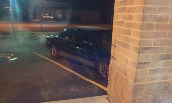 jesusc472's tweet photo. I can hear dem 3 twelves bangin while im waitin on these slow ass pizzas http://t.co/8CKAgwOnUc