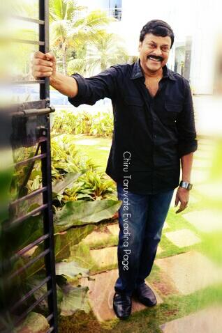 Annayya_Chiru's tweet photo. Mega Style ... Mega Smile <3 http://t.co/JZ66snNSud
