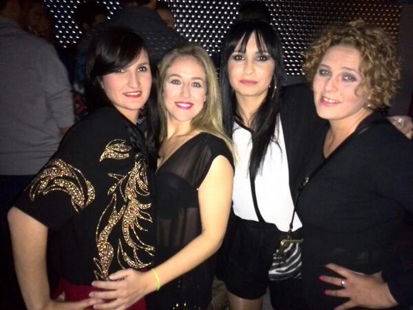 olga_ovh's tweet photo. Con mi @verobvBaena , @pepi_RN y mi @CamachoFern en chill http://t.co/SmKSriAkIK