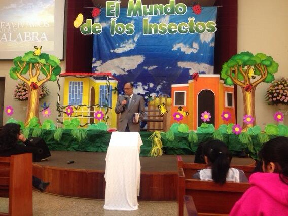 Josecha02's tweet photo. El devocional por el Pr. Lucas para las Directoras de la Pre Escuela Cristiana de Vacaciones http://t.co/0BE7oHebaX