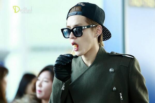 EXOLInt tweet picture