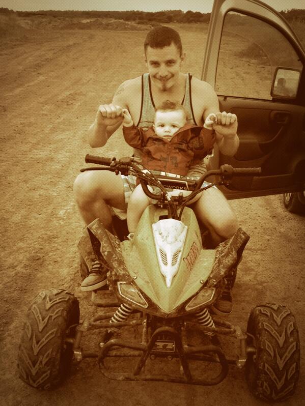 ktgibo's tweet photo. Biking with daddy 💙💙😘😘😘👶👪 http://t.co/S3rpqnjTLS