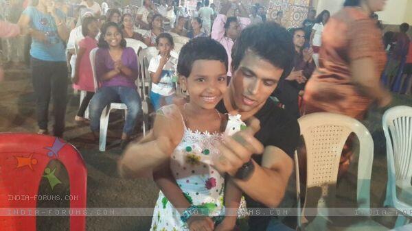 RithvikRDFans's tweet photo. Picture: @rithvik_RD spotted with fans at an event http://t.co/Yk91KCrvhQ, http://t.co/2WVlobPaAa via @Rithvik_FanClub