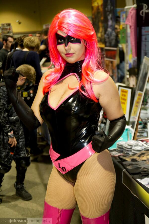 alvinphotog's tweet photo. @Leiadown @LongBeach_CC #LeiaDown #LongBeachComicCon #Cosplay #Cosplayer #costume http://t.co/MiB76nzqJH