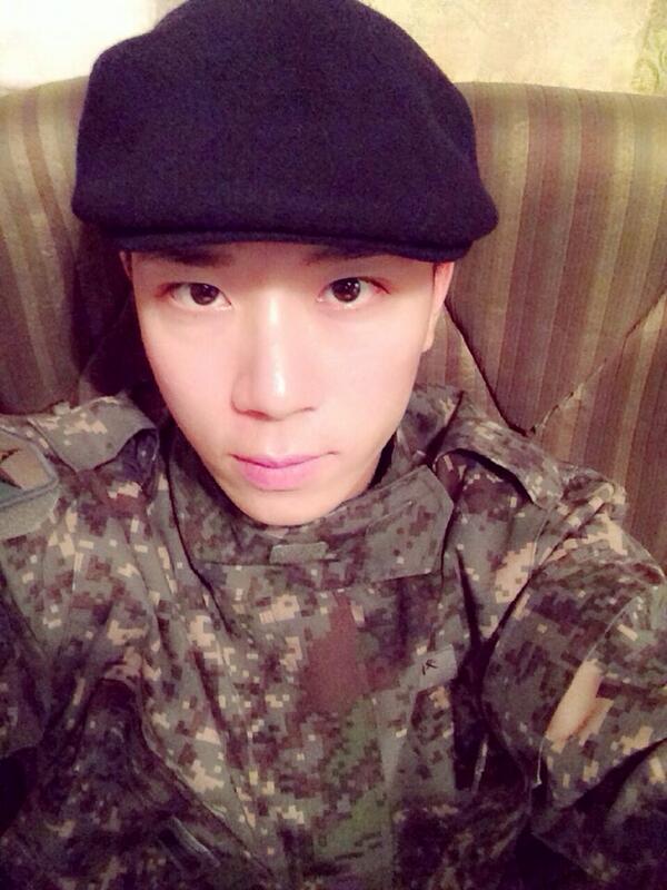 TOUCH_YH's tweet photo. 내가 쓰니까 무슨 빵모자같아..
이러고 다니진 않으니까 오해하지마^.^; http://t.co/AUBcvWTNOH
