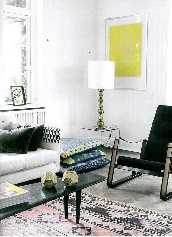 DESIGN_BY_US's tweet photo. #costume #living #designbyus #interior #villa #jeanprouvé #daisyhome #mønstre #farver #sheik #arab #lamp #tomdixon http://t.co/3yLzwrMtlY