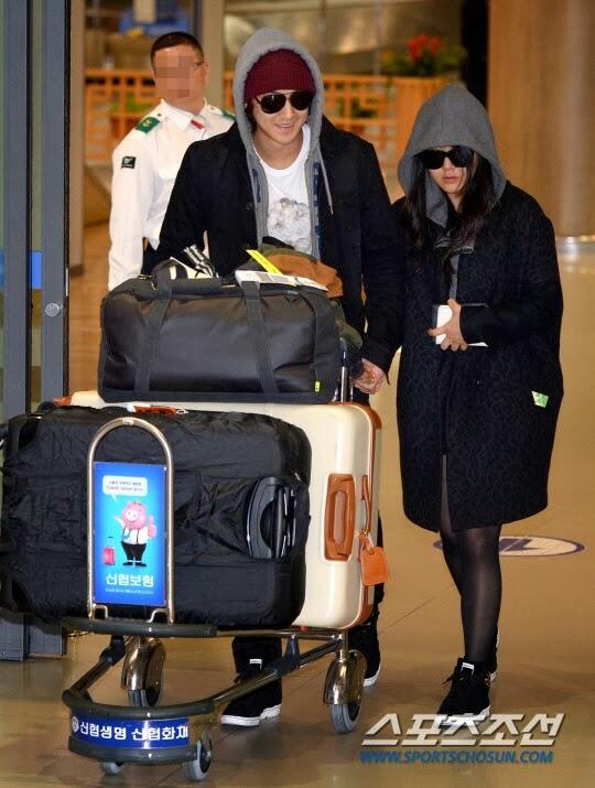 trendtok's tweet image. [Photo] Moon Geun Young-Kim Bum 'Pulang Ke Korea dengan Berpegangan Tangan!' #kartist trendtok.co.id/2013/11/photo-…