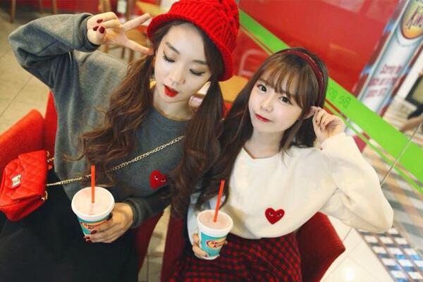 Korea特集 No Twitter オルチャンファッション 韓国ファッション コムデギャルソンの服かわいいですよね クリスマスっぽい Http T Co 7q4bwc3yv6