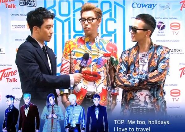 LittledevilgalZ's tweet image. จีตอบว่าอยากท่องเที่ยว แล้วท๊อปก็ตอบตามว่าผมด้วย... แล้วจีก็หันมาพูดแทรกว่า 'กับผม ใชมั๊ย?'