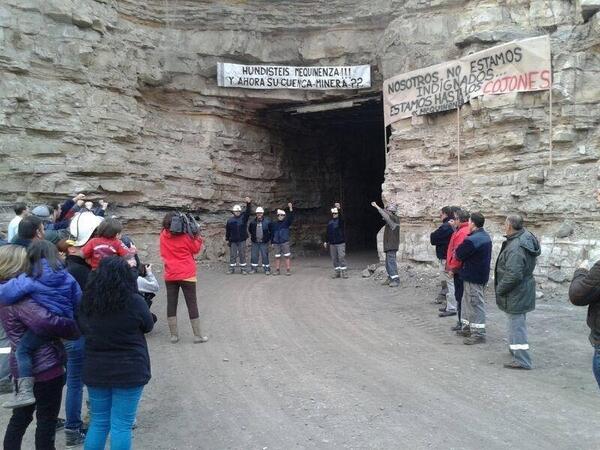 zdw1212's tweet photo. RT @occupybarcelona #LuchaMinera #EncierroEnElPilar #MequinenzaSiCarbón http://t.co/K33qmIRHjF