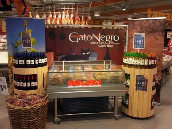 deze week bij Jumbo Eerbeek...Gato Negro...2 flessen voor slechts 8 euro.