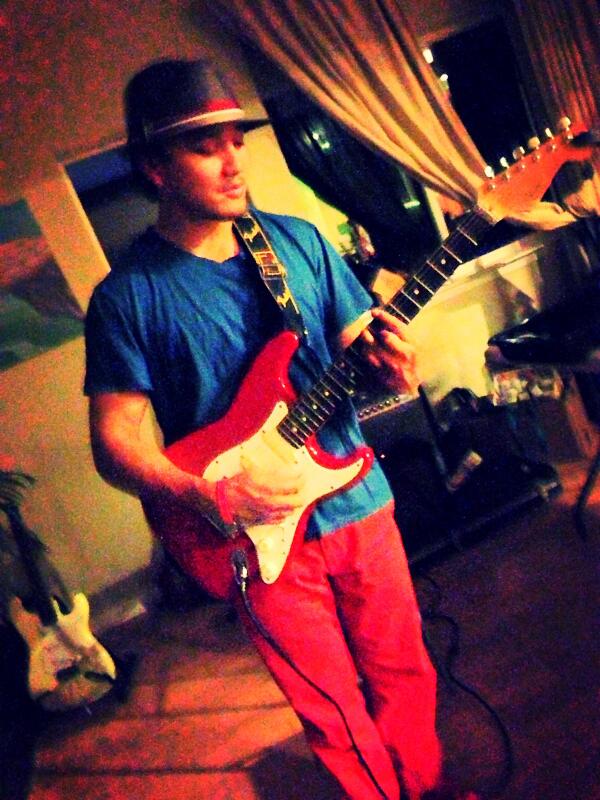 _E_D_M_'s tweet image. bit.ly/1edfoz0 Support one of #LA's best #singersongwriters @JordanLeeEnt. LA #Music's Biggest Rising Stars!