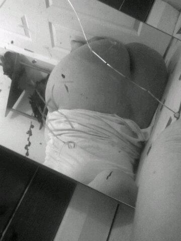 DurtyBitch4You's tweet photo. Fattt assss? Love wearing T-shirt with no undiesss haha;) http://t.co/SPSm2NTKCi