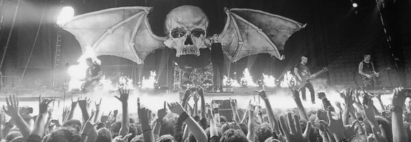 alber613's tweet photo. De nuevo en Madrid 2 años después. 
AVENGED SEVENFOLD 26/11/2013 http://t.co/DNcJ1VIZSW