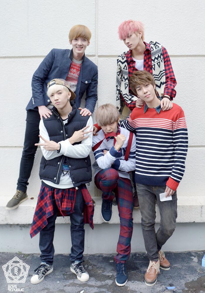 BaD0ruXCQAAk4b4.jpg:large