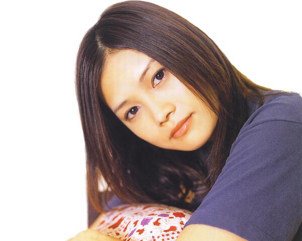 20seisyun's tweet photo. YUIを応援するためにリツート！　https://t.co/SqkxWvy1zm