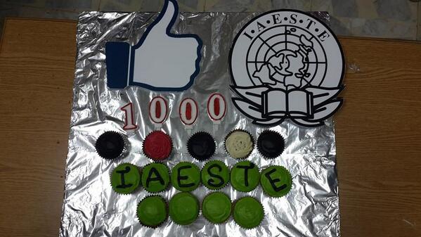 IAESTEJo's tweet photo. Thank you @RandAlHaddadin  for the @IAESTE  cupcakes they are both beautiful and delicious ! @mzgoul http://t.co/SCeEZaDHus