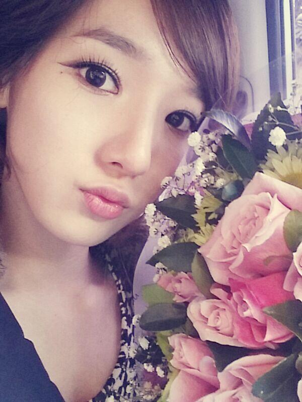 BaDMYKgCcAAXZww.jpg:large