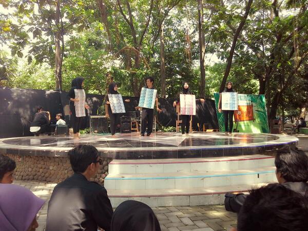 Persembahan dari anak maba <a href="/KsbEsaOfficial/">Ksb Esa Official</a> #ArtVenture2013 #DOR2 #Unissula