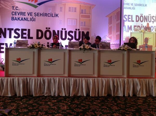 Erzurum'da kentsel dönüşüm toplantısındayız ilgi gösteren tüm erzurumlulara teşekkür ederiz
