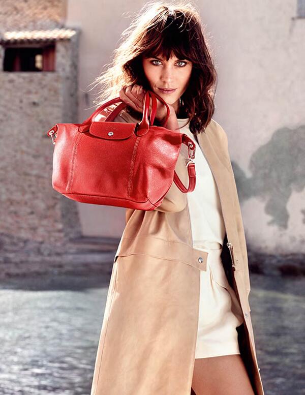 Alexa Chung, Longchamp'in yeni yüzü oldu! <a href="/alexa_chung/">alexa</a> <a href="/Longchamp/">Longchamp</a> #fashion