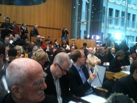 Volles Haus in der Bundespressekonferenz. Gleich kommen die Parteichefs...