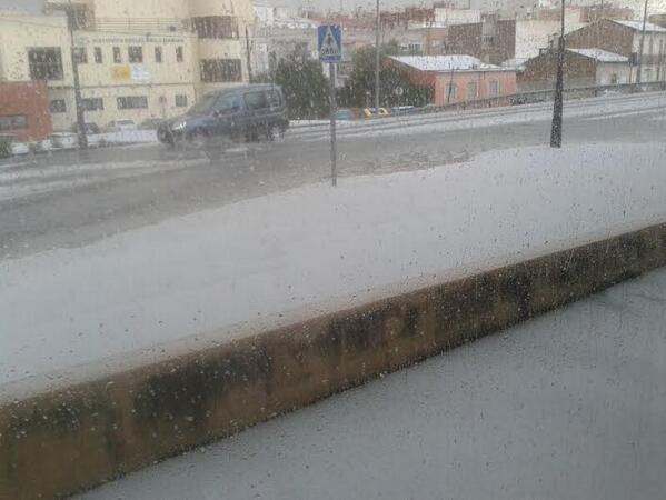 ¡¡Impresionante!!. Todo blanco en #ElCampello (#Alicante) a causa del granizo. Imagen: José Enrique Asensi.