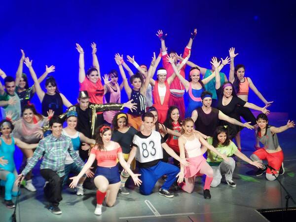 CBAMusical's tweet photo. Fama, Show Anual 2013, #coomediamusicalcordoba, grupo inicial turno mañana. http://t.co/8PFWHOCvDQ http://t.co/hSOYRnCBkv