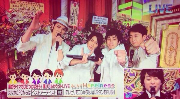 abCanz's tweet photo. なんで衣装、真っ白なの。
紅白宣伝してるね（笑） http://t.co/YyjOWOdnam