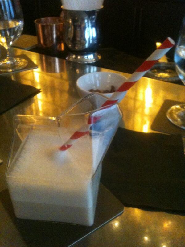 Gary_TheChapel's tweet photo. At the fabulous #Editionhotel enjoying a cereal killer, such a nice drink ;) http://t.co/6AAXvqwTlH