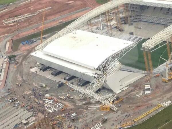 WC Stadium Collapse in Sao Paolo BaFnmjQCcAAp1OV