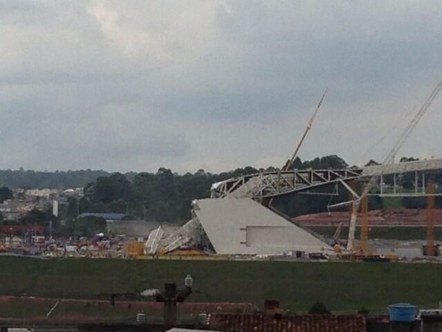 World Cup Stadium collapses  BaFntOnCQAEow0Z