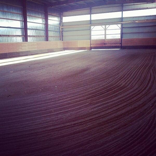 Maple_Crescent's tweet photo. Winter is here and our indoor riding arena is ready! For boarding info call 905-797-2598 http://t.co/DdLcmWuWsc