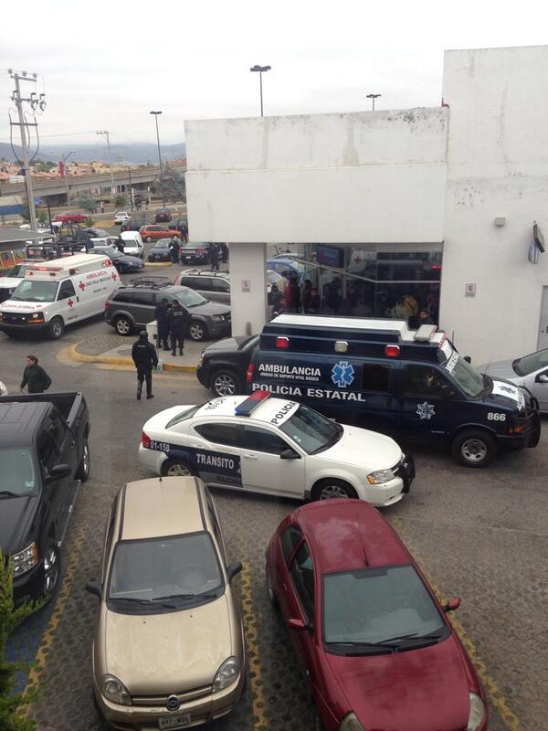 Estelarevilla's tweet photo. Asalto banamex tulipanes http://t.co/MeArJ1aLCO