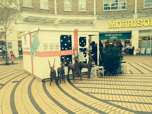 lovewimbledon's tweet photo. Mark our Christmas Tree seller has arrived on #ThePiazza He will be selling Xmas everyday here until Xmas eve http://t.co/b4HHty31Rx