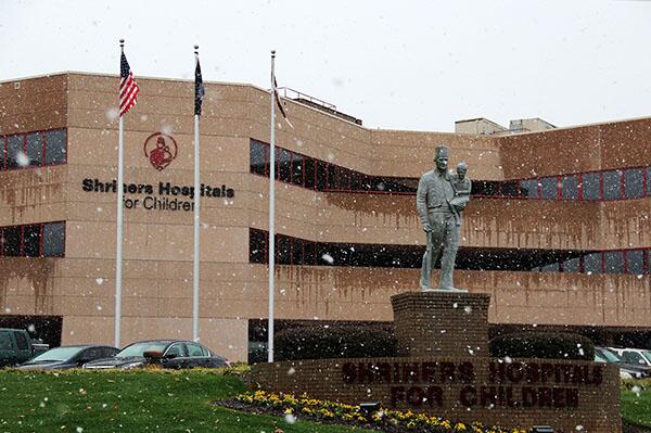 It's snowing in Greenville, SC. Thank you to our Greenville staff for sending this photo. <a href="/shrinershosp/">Shriners Children's</a>