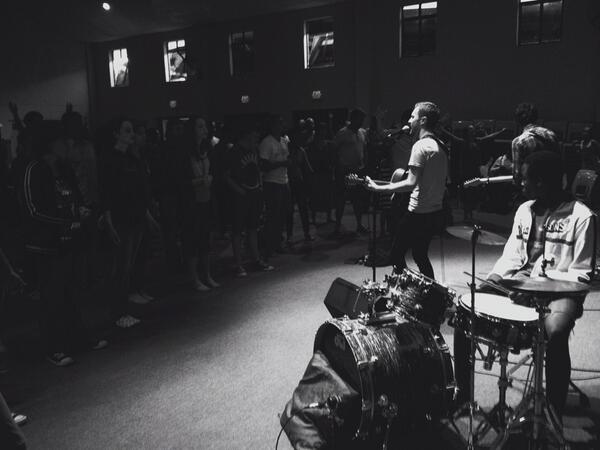 StuVivs12's tweet photo. Great night at United. Praying for the community and Worshiping a good God. #UNITED @lccpt http://t.co/XZBeMw2iip
