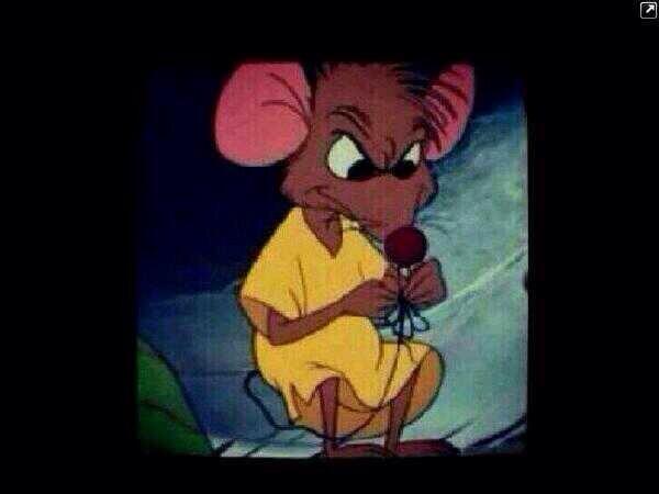 iiAlyaa_'s tweet photo. شكلي و انا افتح السماعه 😂 http://t.co/b6CXZnpPGD
