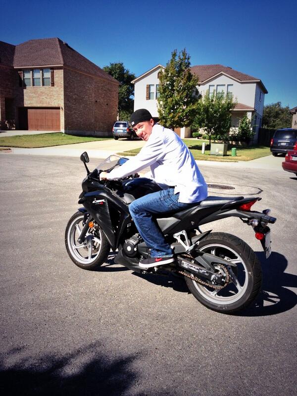 CodyWing09's tweet image. Reunited with the black panther #9lives #7left