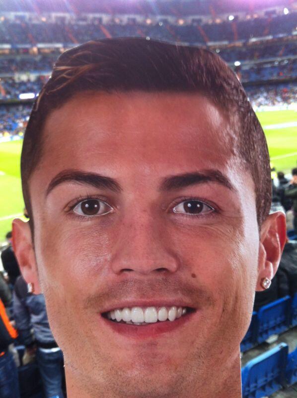 News now Real madrid - Cristiano masks The public supports the Cristiano Ronaldo 